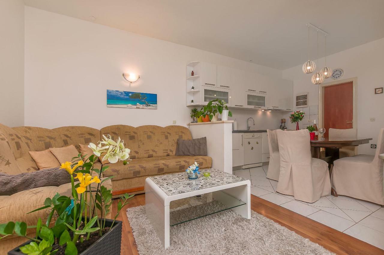 Zdenka Apartment Omis